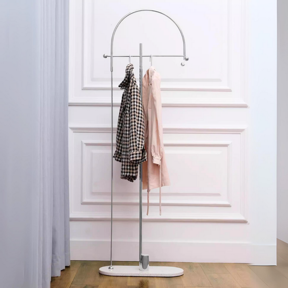 スタイリッシュスリムフロアコートラック