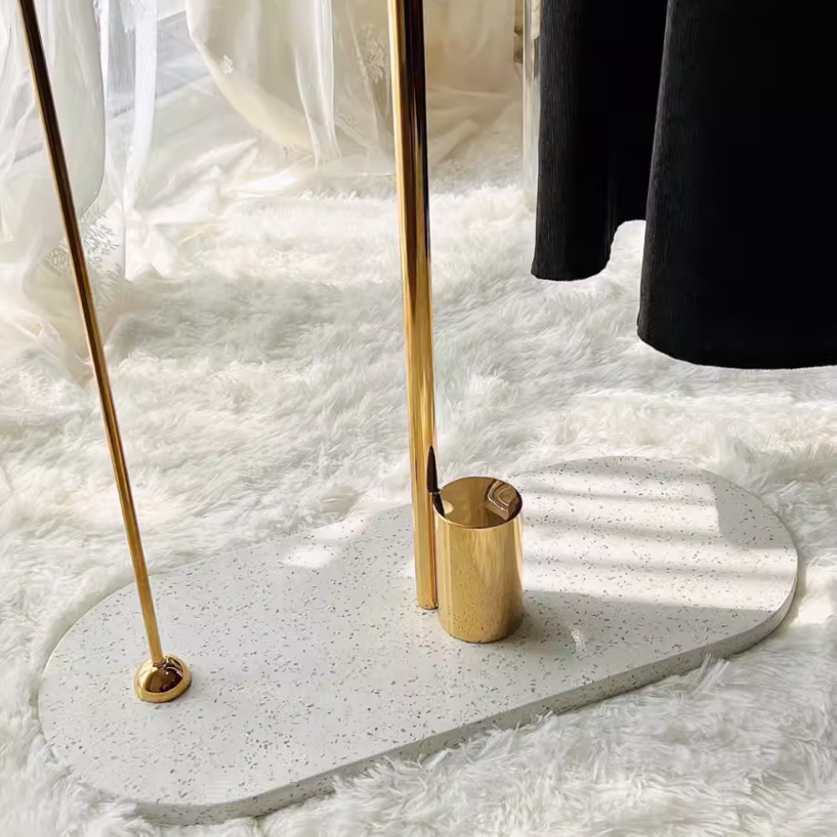 スタイリッシュスリムフロアコートラック