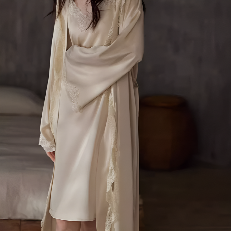 エレガントアイスシルクネグリジェ