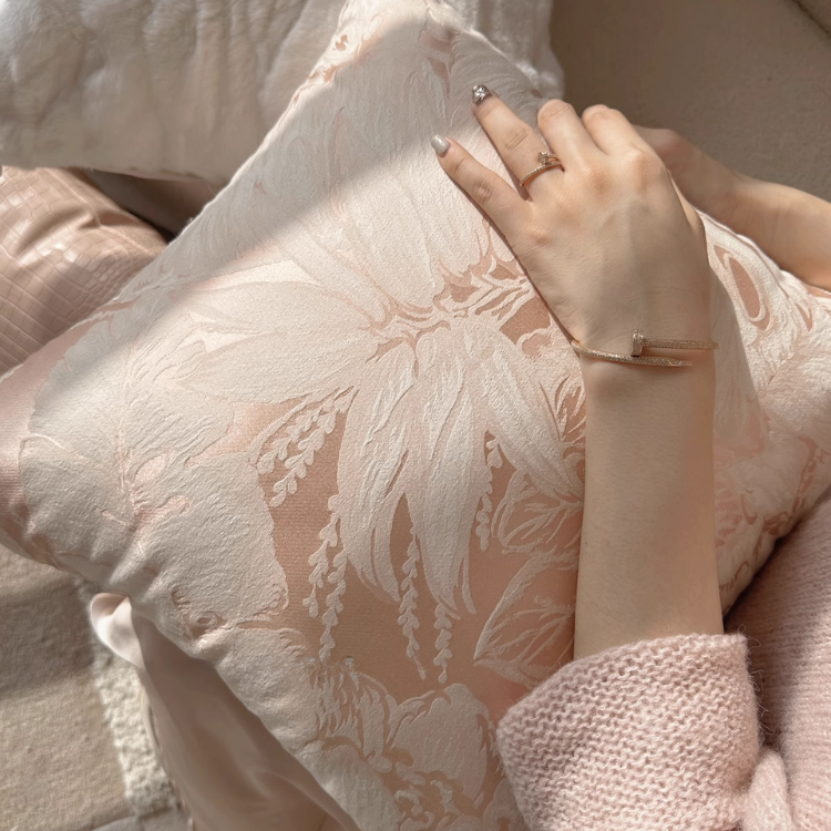 ゴージャスローズピンククッションカバー