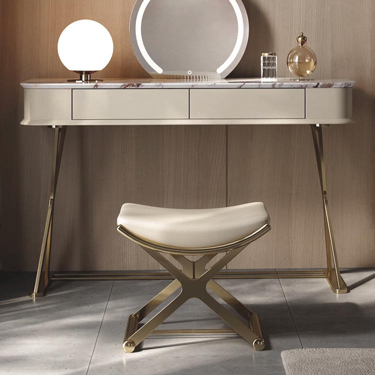 ラグジュアリーレザースツール