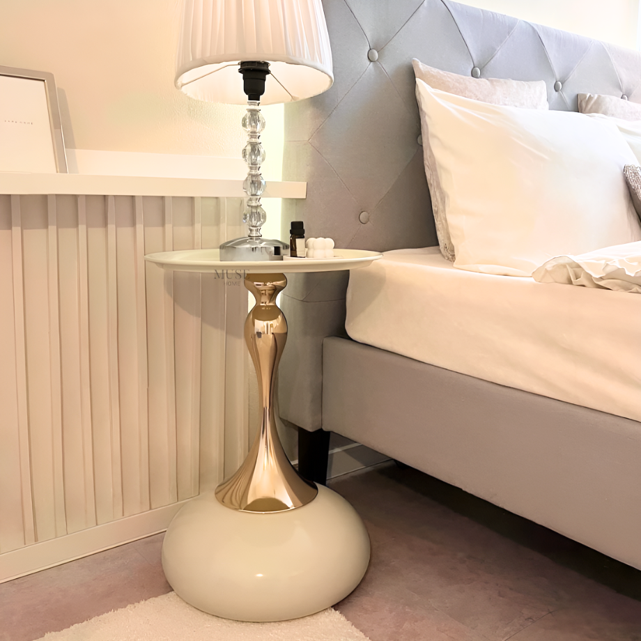 スタイリッシュクラシックサイドテーブル