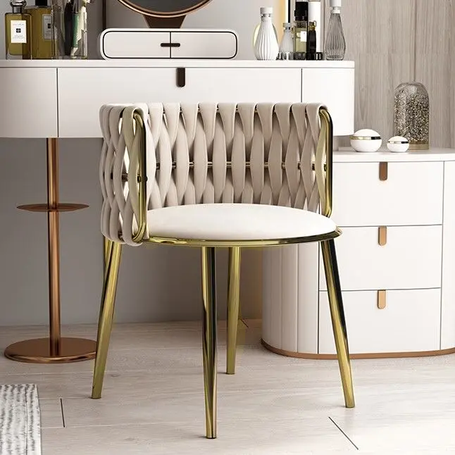 ノルディッククロス編みラウンドチェア