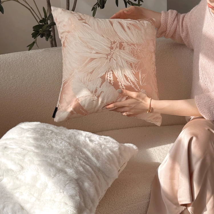 ゴージャスローズピンククッションカバー