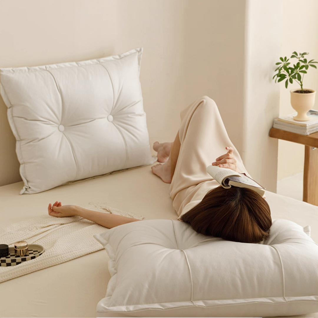 クラシッククラウドベッドサイドクッション