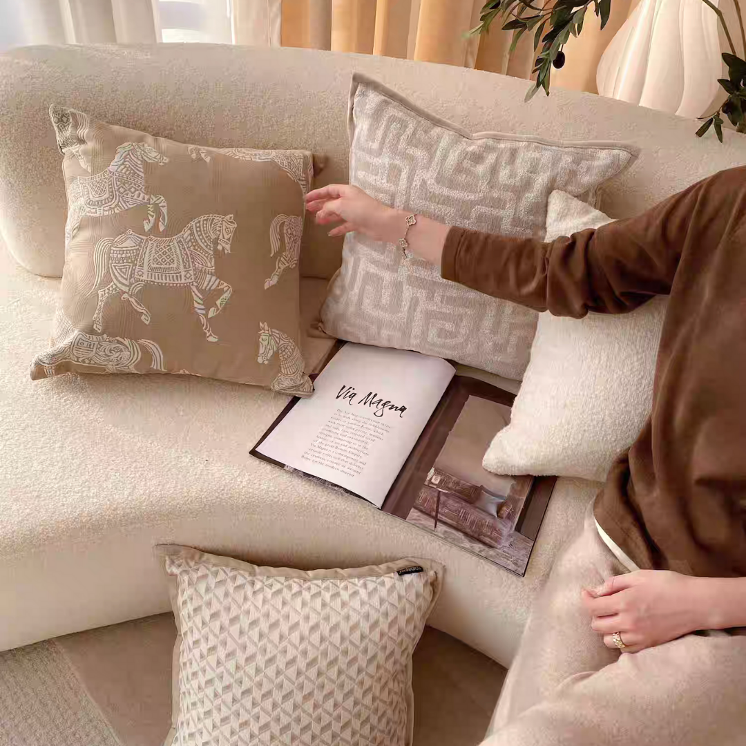 モダンクラシックアンバークッション