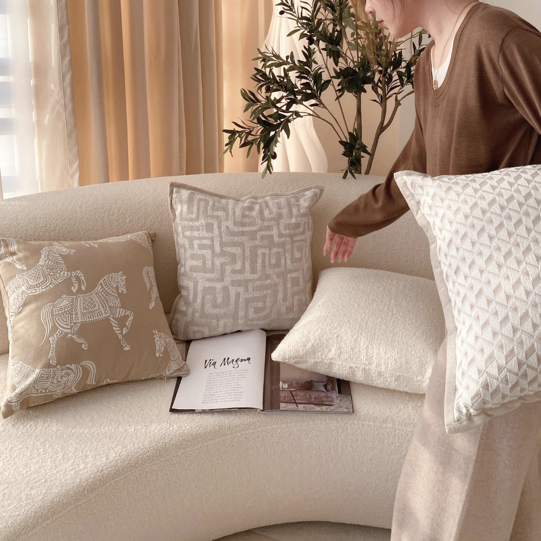 モダンクラシックアンバークッション