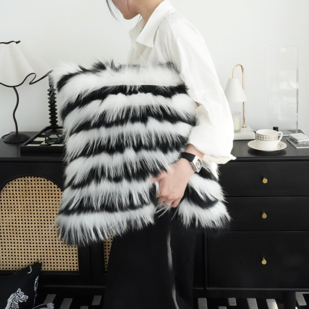 モノトーンラグジュアリークッション