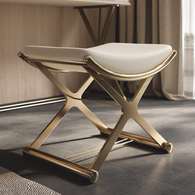 ラグジュアリーレザースツール