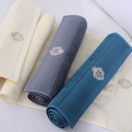 クラウンモチーフバスタオル