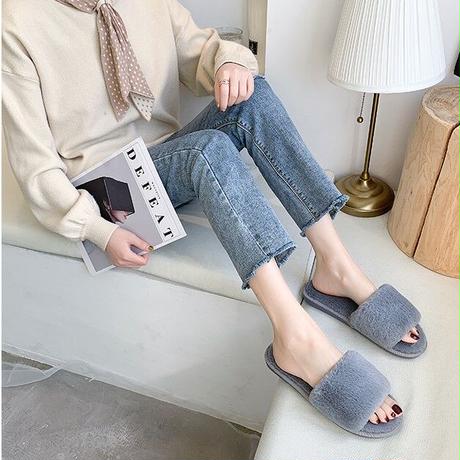 ファールームシューズ