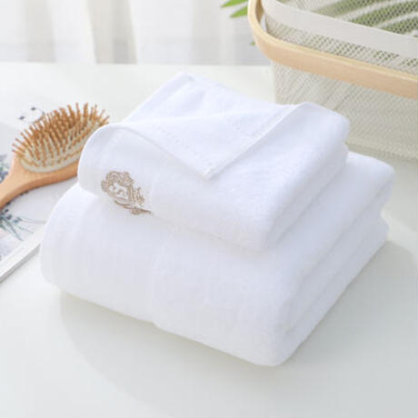 クラウンモチーフバスタオル