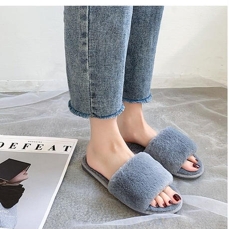 ファールームシューズ