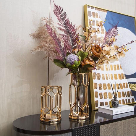 ゴールド×幾何学フレームベース