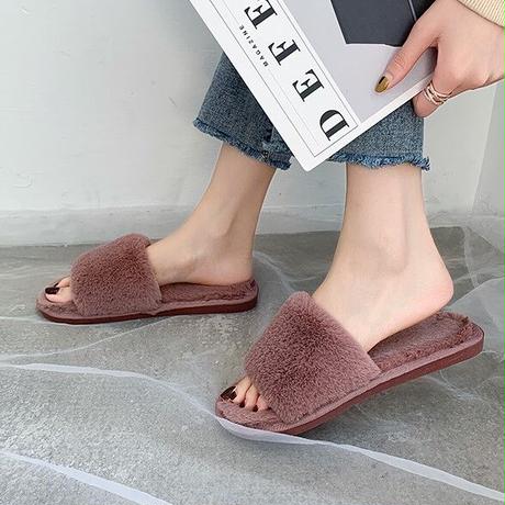 ファールームシューズ