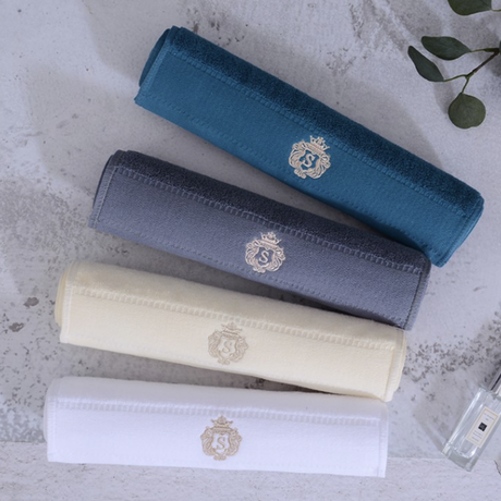 クラウンモチーフバスタオル