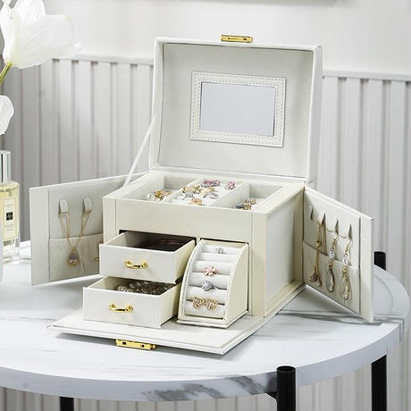 フェミニンジュエリーボックス