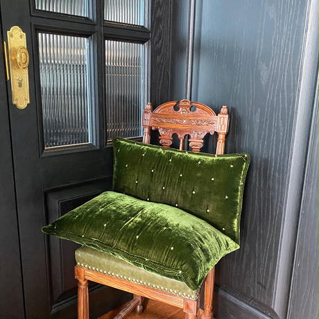 レトログリーンベルベットクッション