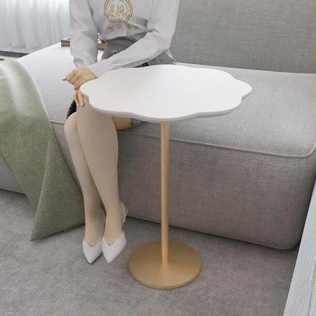 フラワーデザインゴールドサイドテーブル